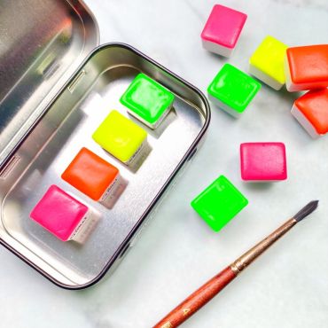 POP PIGMENTS GLOW IN THE DARK COLLECTION